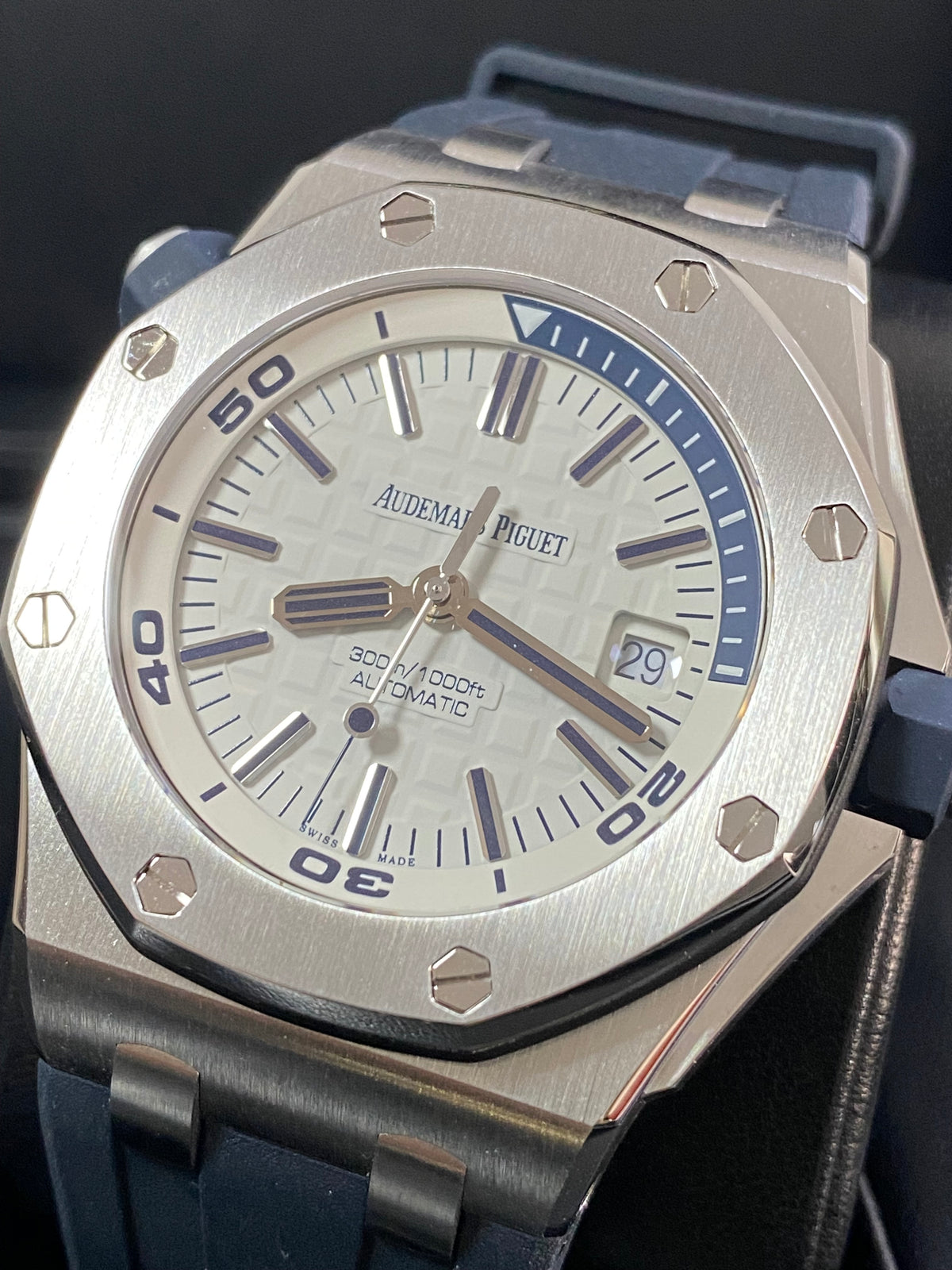 Audemars Piguet Royal Oak Offshore Diver - 2020 - White Dial Blue Accent - 15710ST.OO.A010CA.01 *FULL SET*