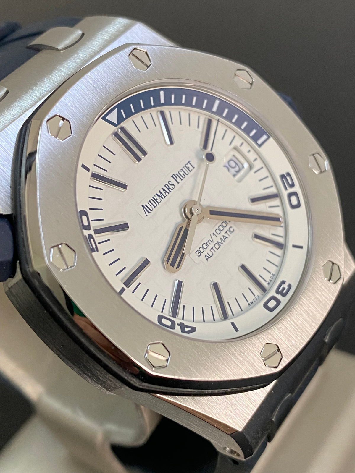 Audemars Piguet Royal Oak Offshore Diver - 2020 - White Dial Blue Accent - 15710ST.OO.A010CA.01 *FULL SET*