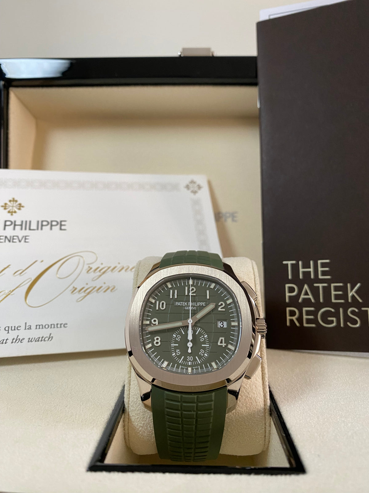 Patek Philippe Aquanaut White Gold - 2022 - 42.2 mm - Khaki Green Embossed Dial - 5968G-010 *FULL SET*