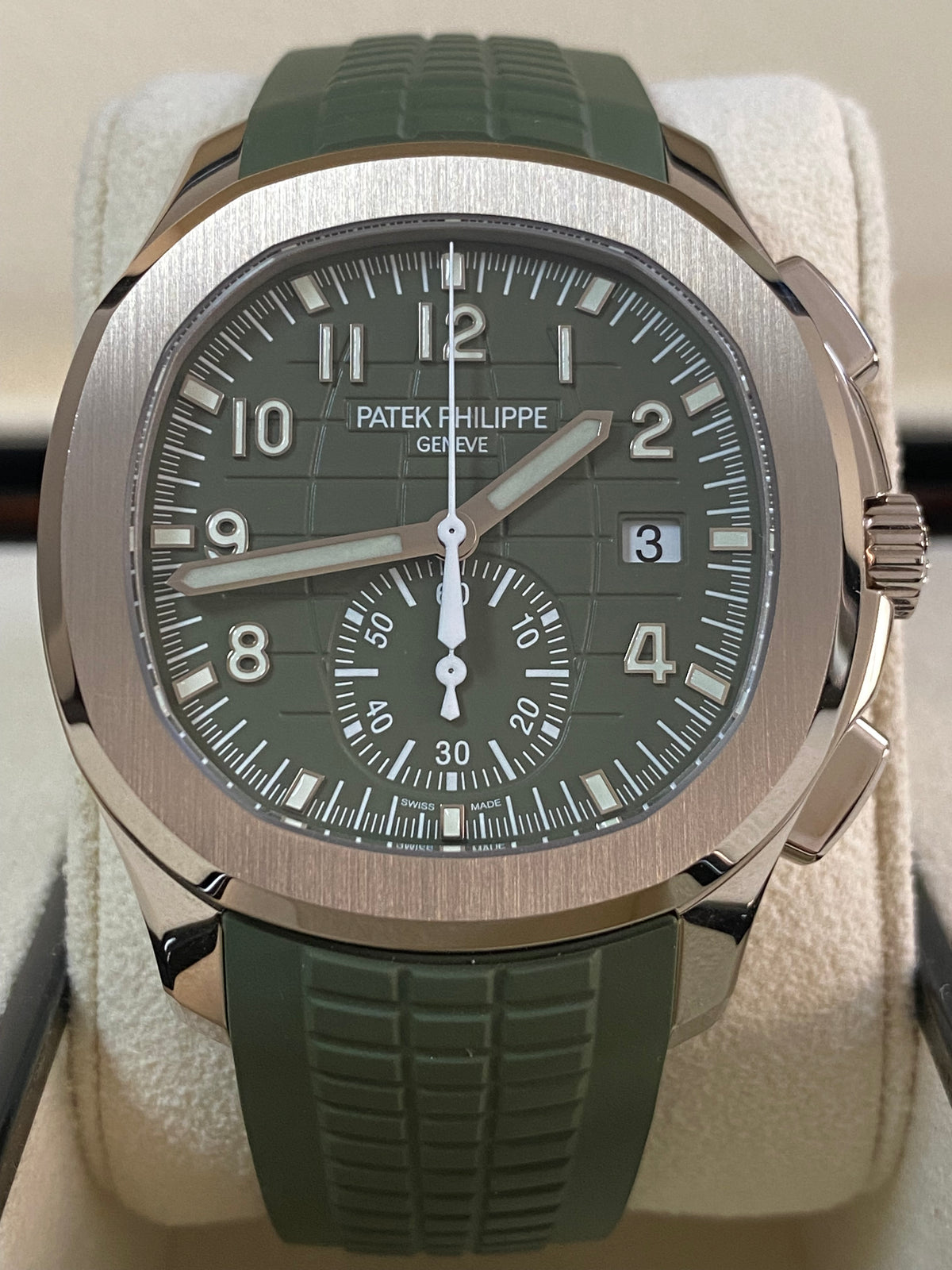 Patek Philippe Aquanaut White Gold - 2022 - 42.2 mm - Khaki Green Embossed Dial - 5968G-010 *FULL SET*