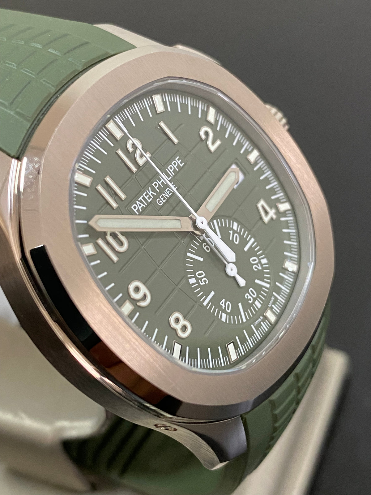 Patek Philippe Aquanaut White Gold - 2022 - 42.2 mm - Khaki Green Embossed Dial - 5968G-010 *FULL SET*