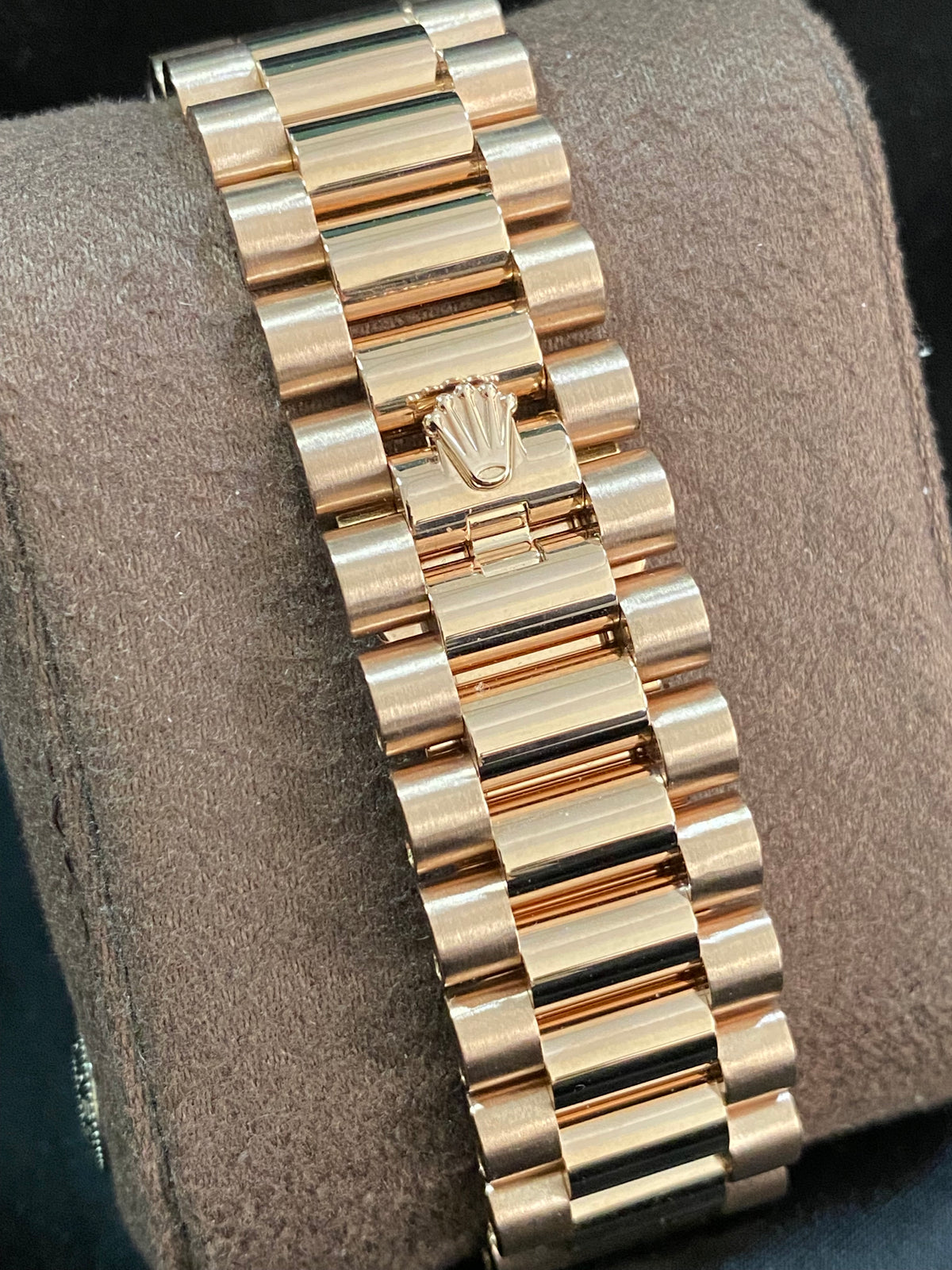 Rolex Everose Gold Day-Date 40 - 2016 - Fluted Bezel - Chocolate Roman Dial - President Bracelet - 228235 *UNPOLISHED*