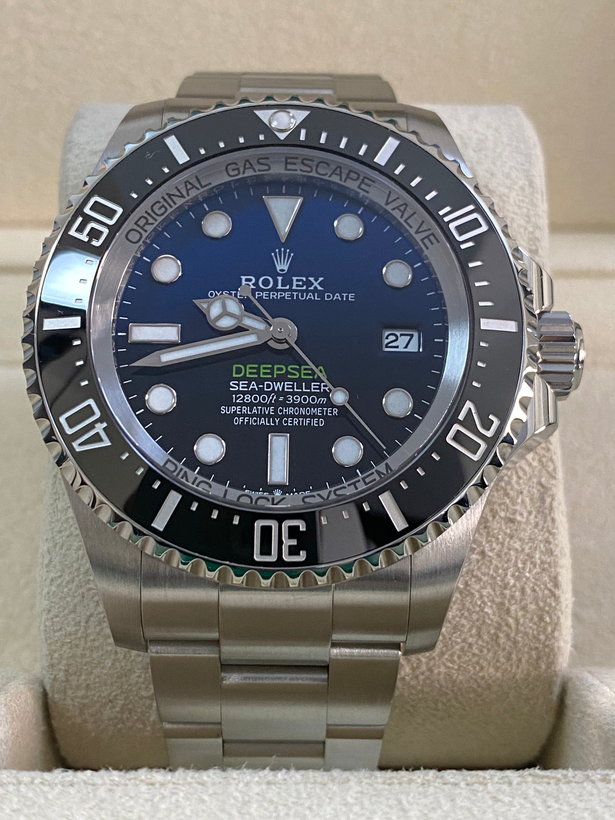 Rolex Sea-Dweller Deepsea 44 - 2023 - "James Cameron" - 136660 *FULL SET*