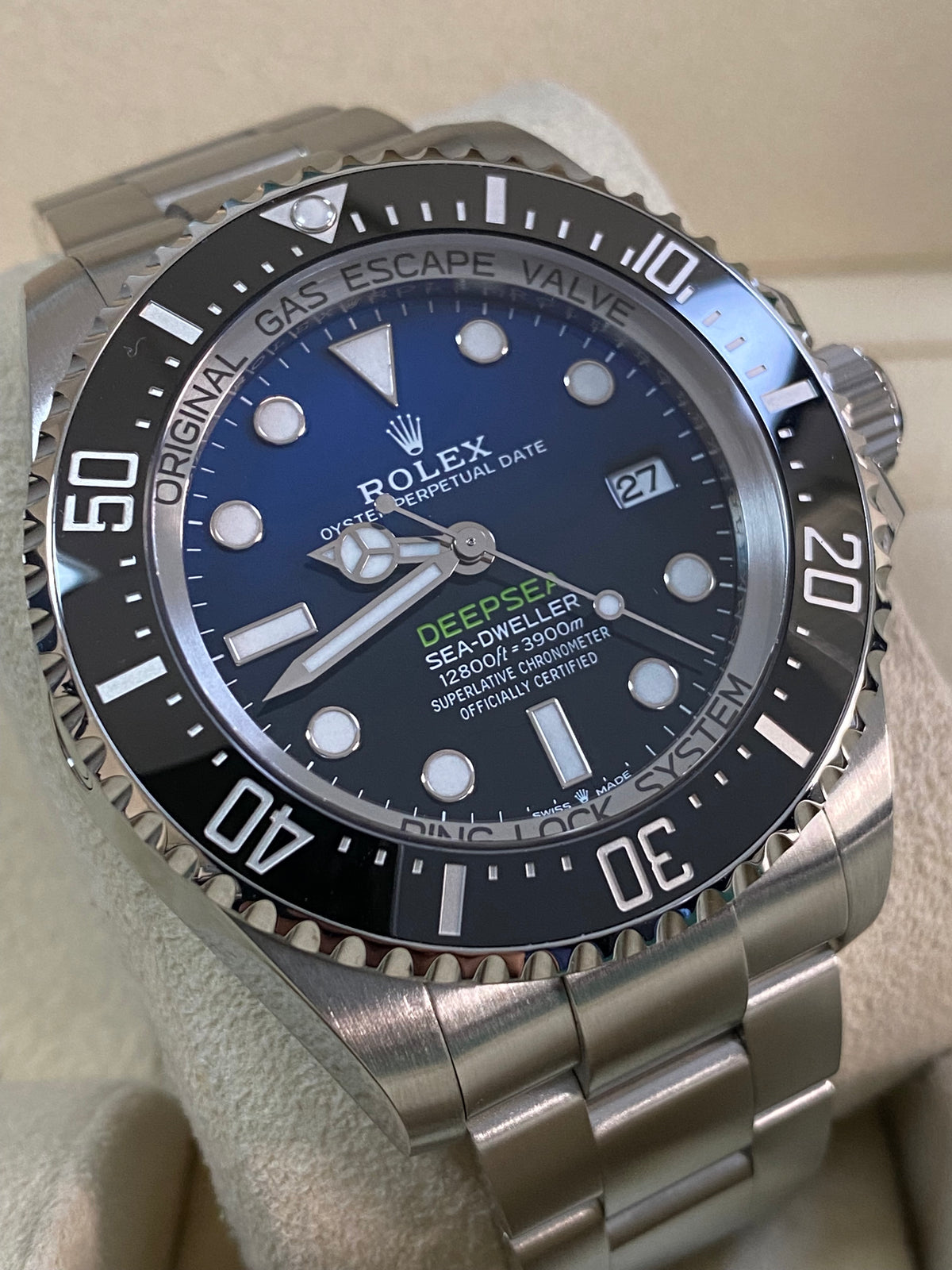 Rolex Sea-Dweller Deepsea 44 - 2023 - "James Cameron" - 136660 *FULL SET*