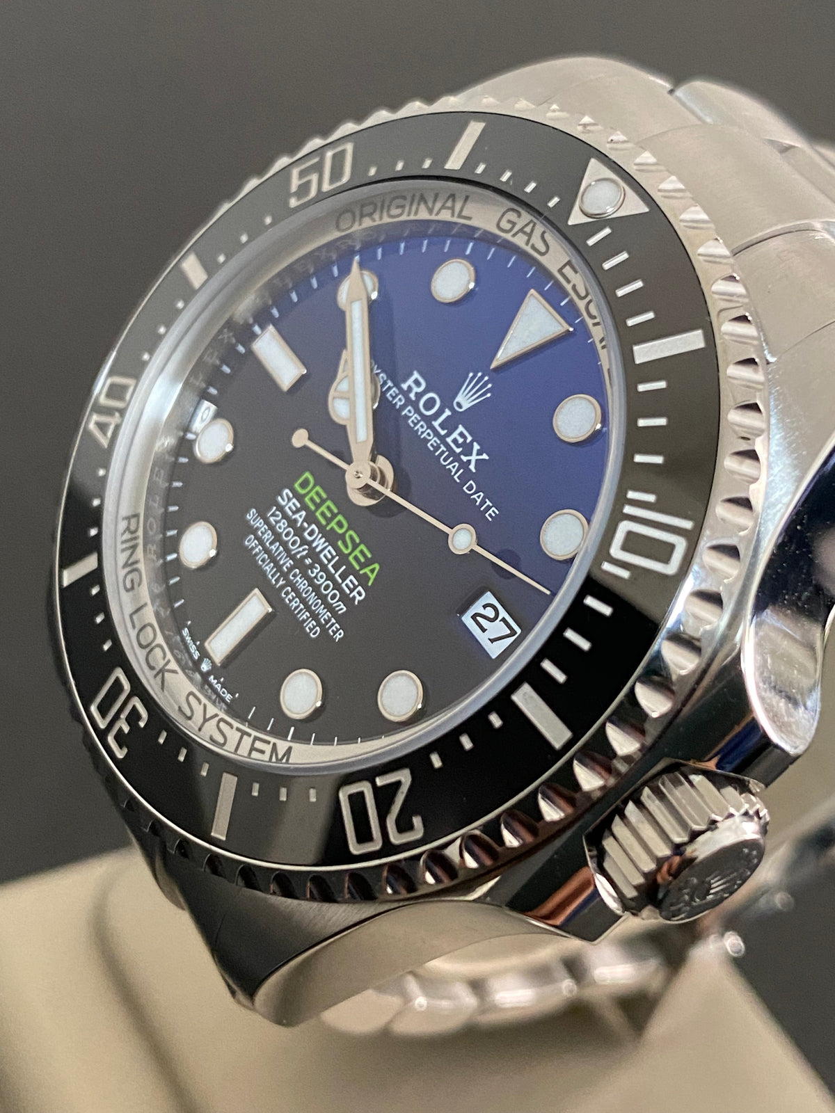 Rolex Sea-Dweller Deepsea 44 - 2023 - "James Cameron" - 136660 *FULL SET*