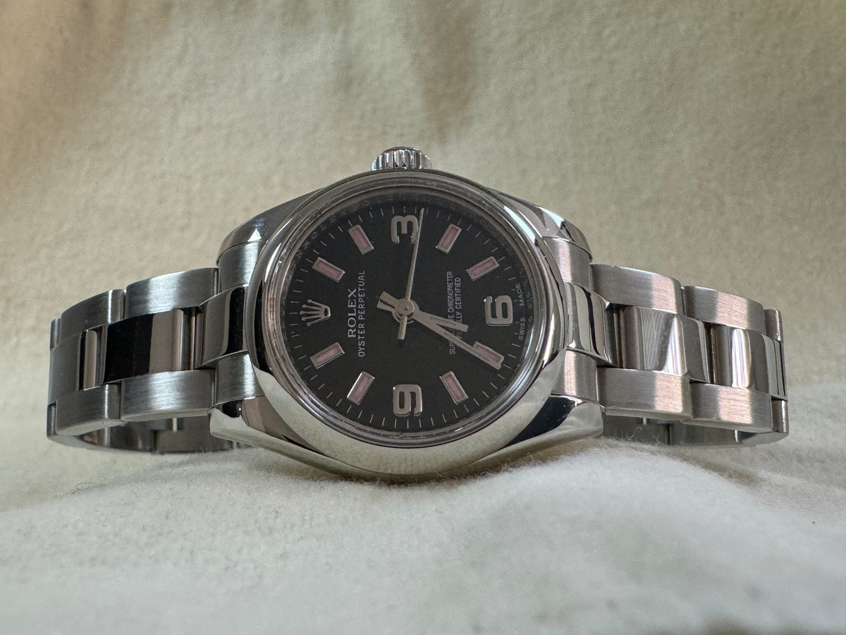 Rolex Steel Oyster Perpetual 26 - G serial - Domed Bezel - Black Index Dial - 176200