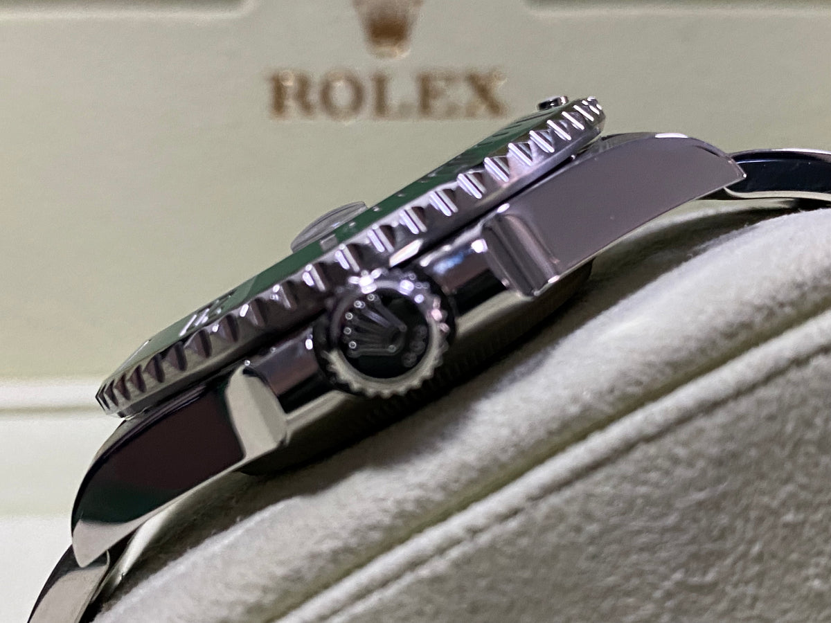 Rolex Steel Submariner Date - 2015 - "Hulk" - Green Dial - 116610LV