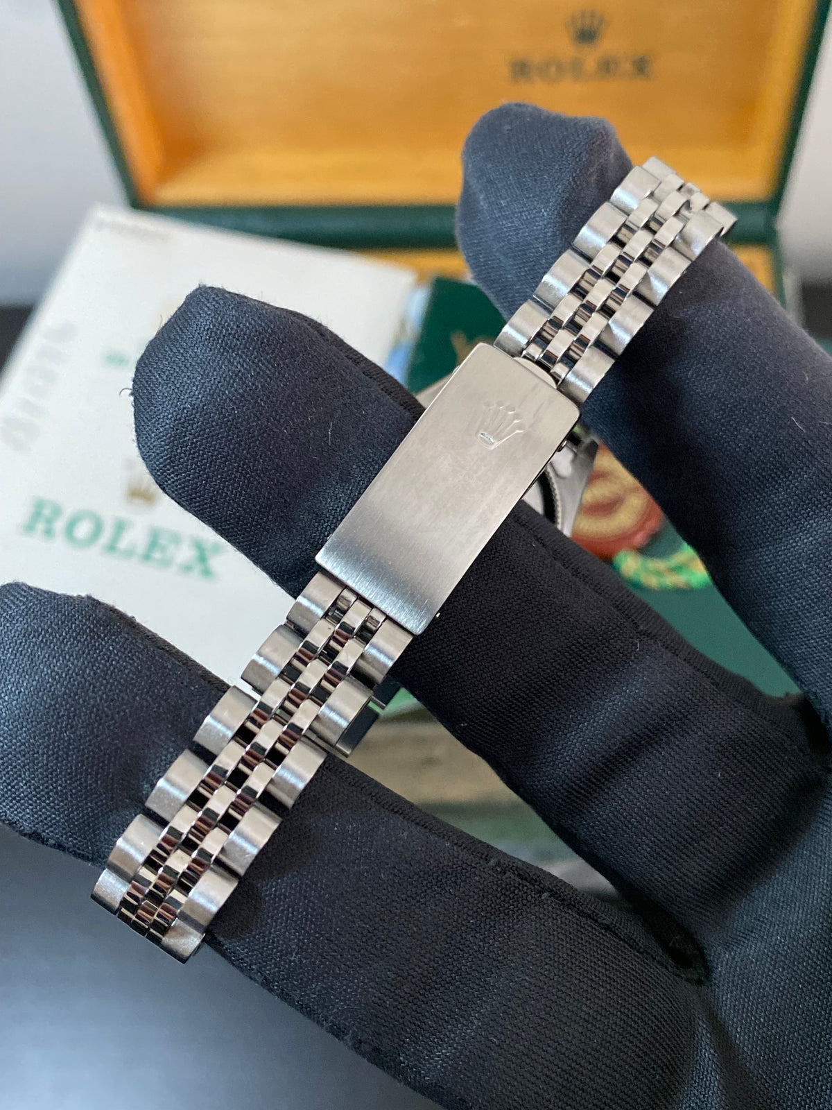 Rolex Steel Lady-Datejust - W serial- Fluted Bezel - White Roman Dial - Jubilee Bracelet - 69174 *FULL SET*