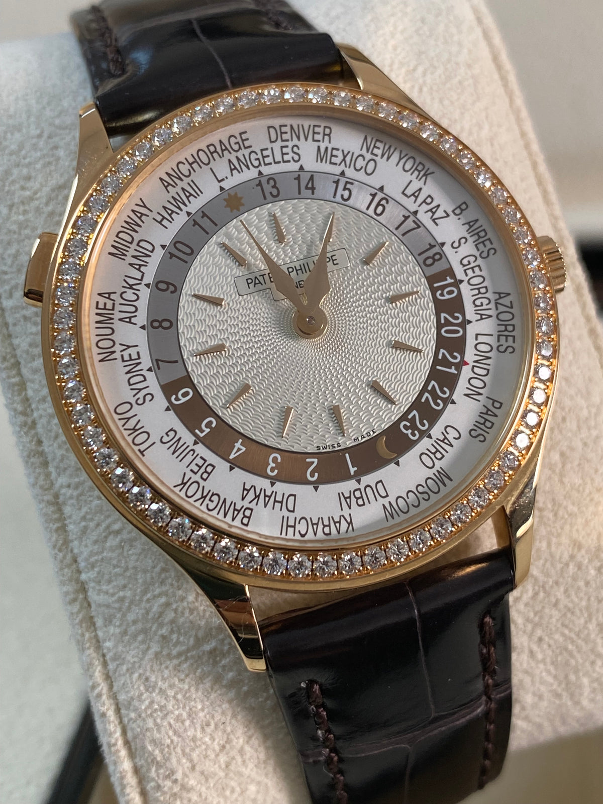 Patek Philippe World Time Tiffany & Co. - 2020 - Diamond Bezel - Ivory Dial - Leather Strap - 7130R-013 *FULL SET*