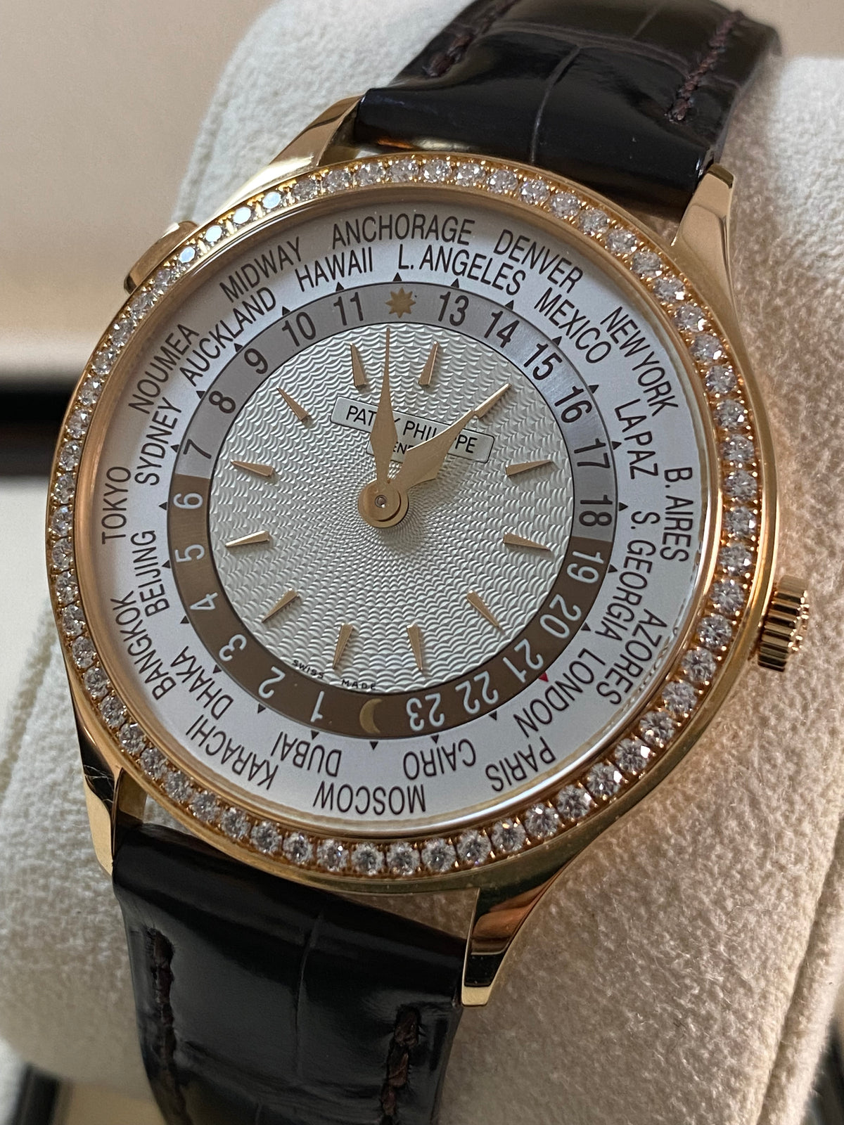 Patek Philippe World Time Tiffany & Co. - 2020 - Diamond Bezel - Ivory Dial - Leather Strap - 7130R-013 *FULL SET*