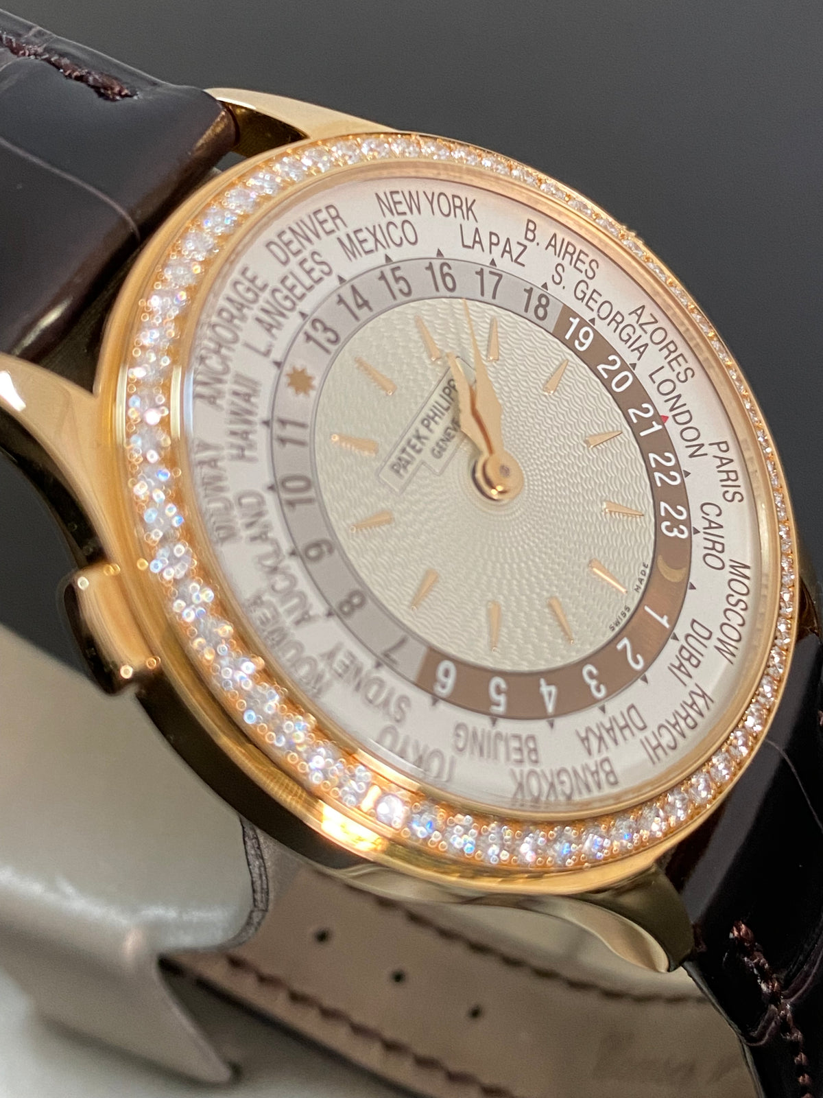 Patek Philippe World Time Tiffany & Co. - 2020 - Diamond Bezel - Ivory Dial - Leather Strap - 7130R-013 *FULL SET*