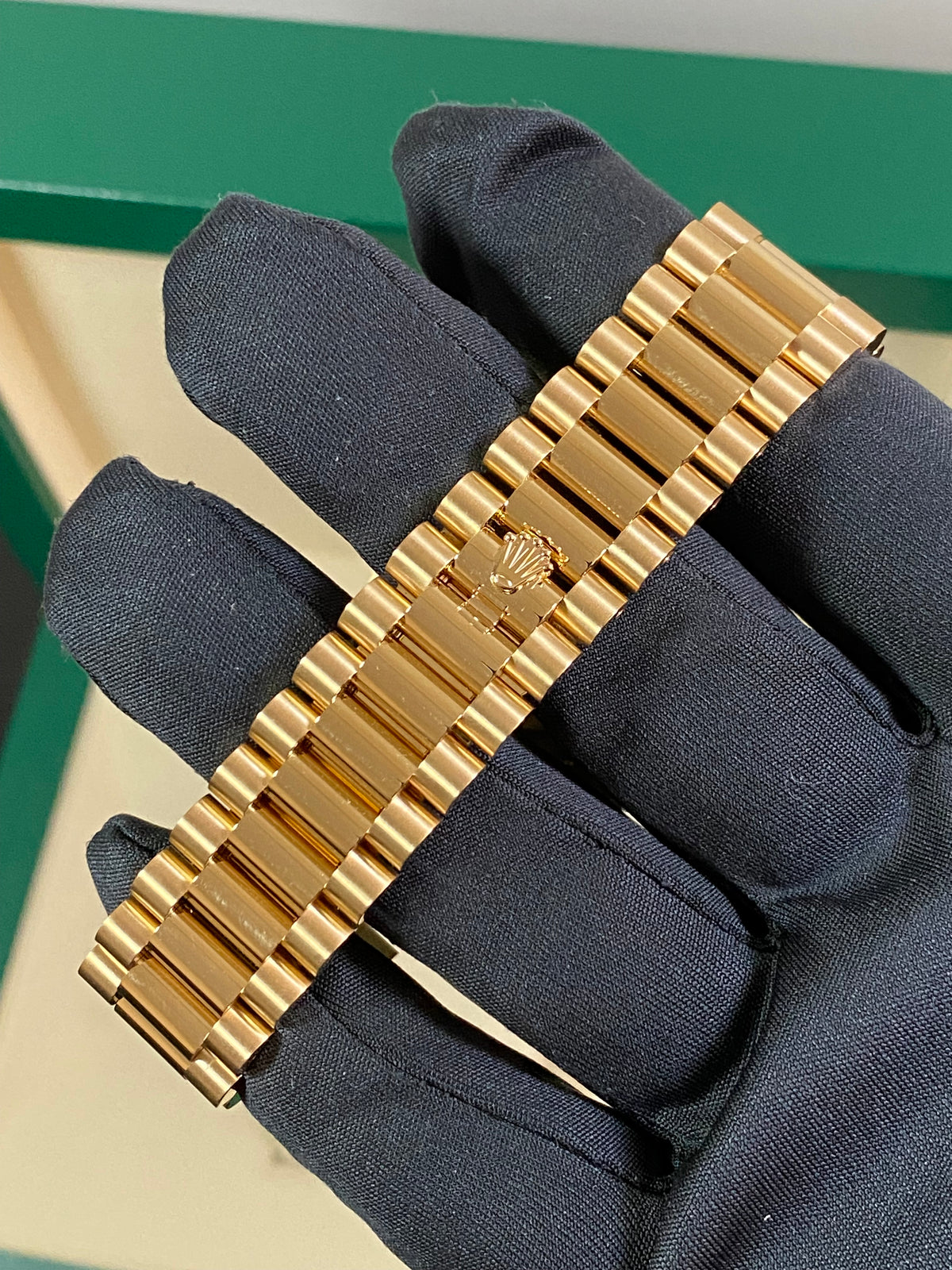 Rolex Yellow Gold Day-Date 40 - 2023 - Fluted Bezel - Baguette Diamond Dial - President Bracelet - 228238