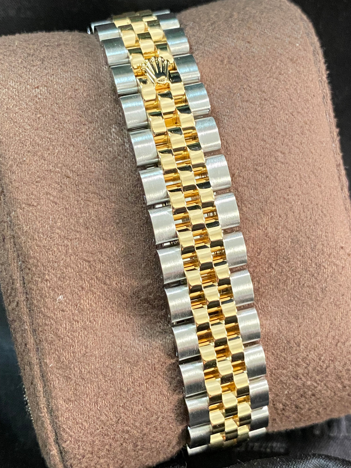 Rolex Steel and Yellow Gold Lady-Datejust 28 - 2023 - Fluted Bezel - Star Diamond Dial - Jubilee Bracelet - 279173 *FULL SET*