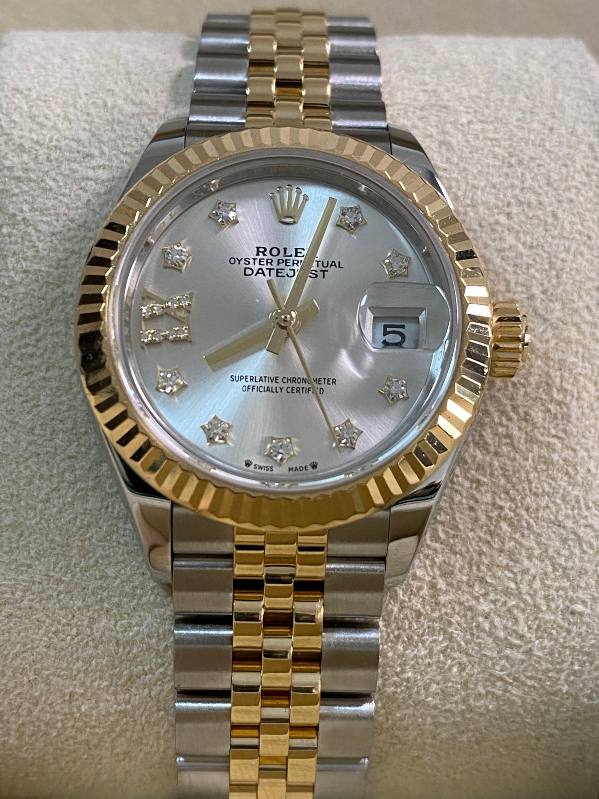 Rolex Steel and Yellow Gold Lady-Datejust 28 - 2023 - Fluted Bezel - Star Diamond Dial - Jubilee Bracelet - 279173 *FULL SET*