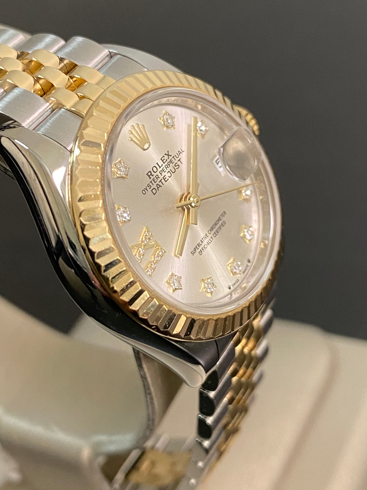 Rolex Steel and Yellow Gold Lady-Datejust 28 - 2023 - Fluted Bezel - Star Diamond Dial - Jubilee Bracelet - 279173 *FULL SET*