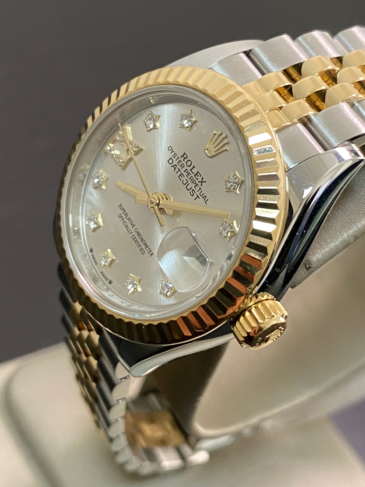 Rolex Steel and Yellow Gold Lady-Datejust 28 - 2023 - Fluted Bezel - Star Diamond Dial - Jubilee Bracelet - 279173 *FULL SET*