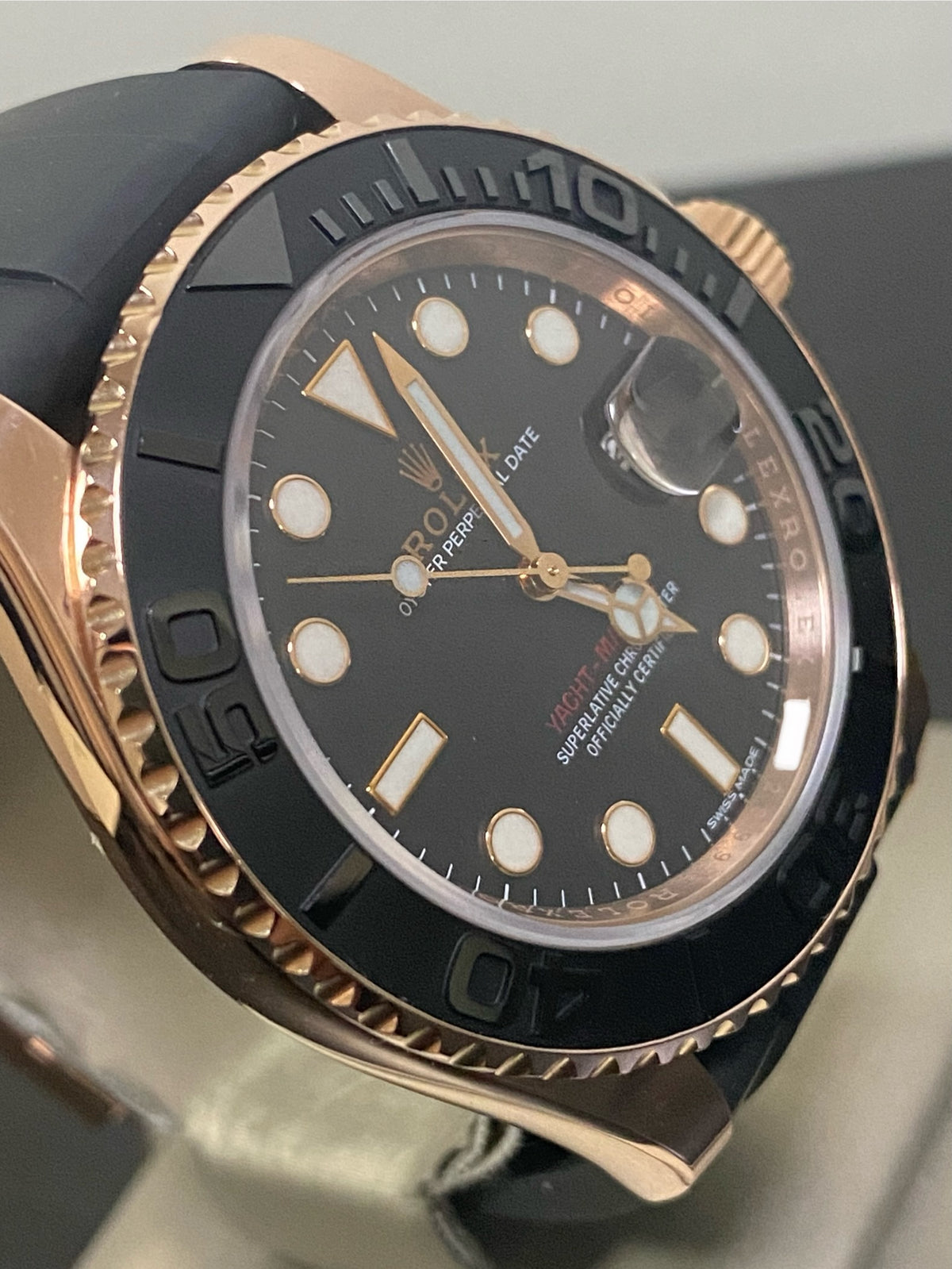 Rolex Everose Gold Yacht-Master 40 - Black Dial - Oysterflex Strap - 116655