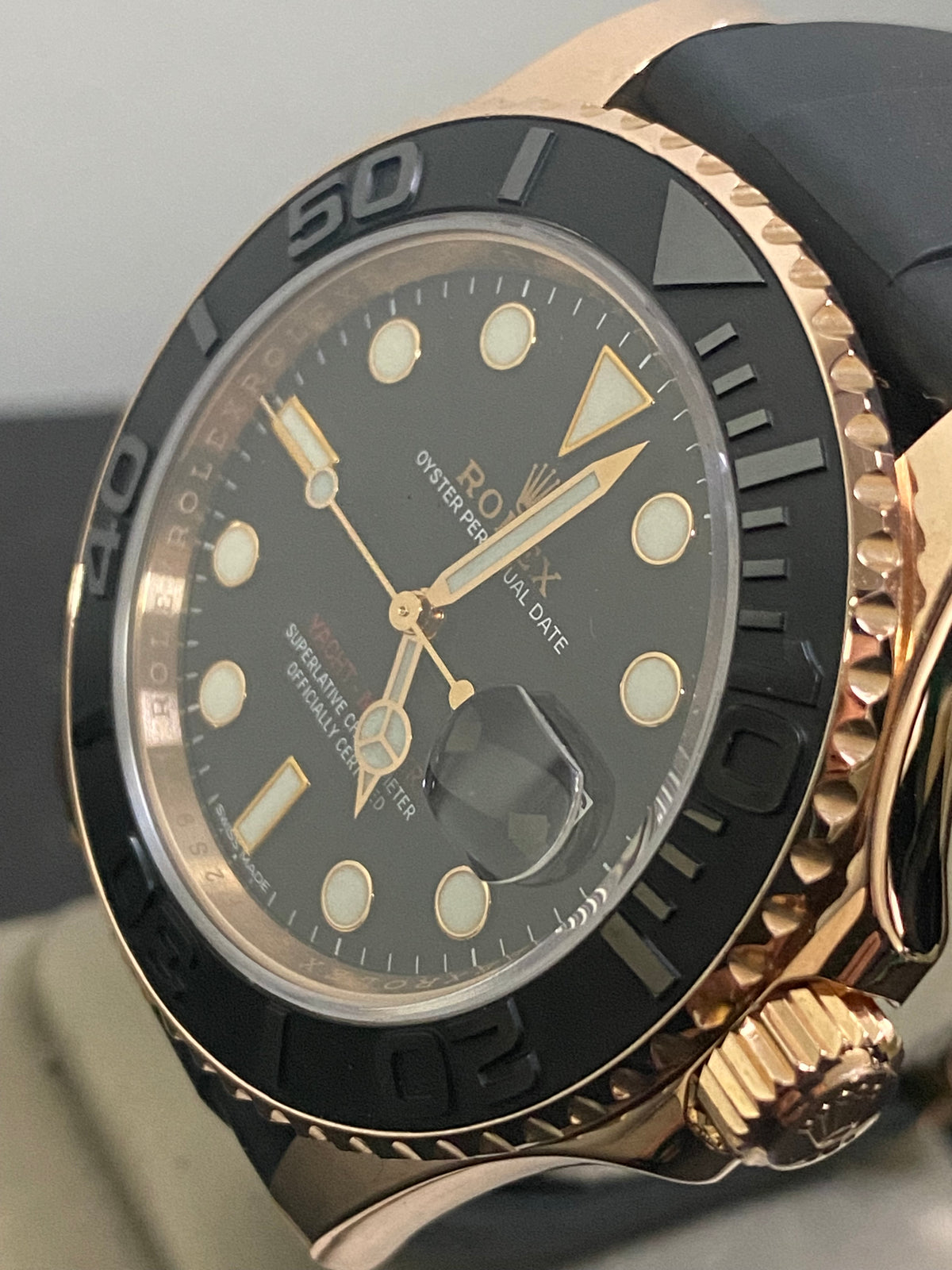 Rolex Everose Gold Yacht-Master 40 - Black Dial - Oysterflex Strap - 116655