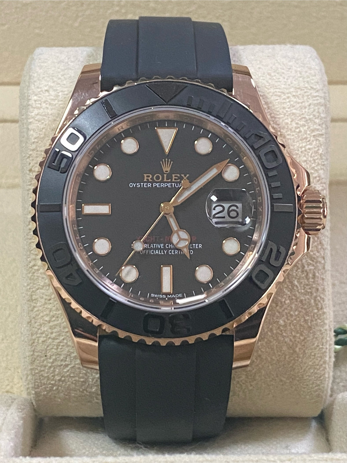 Rolex Everose Gold Yacht-Master 40 - Black Dial - Oysterflex Strap - 116655