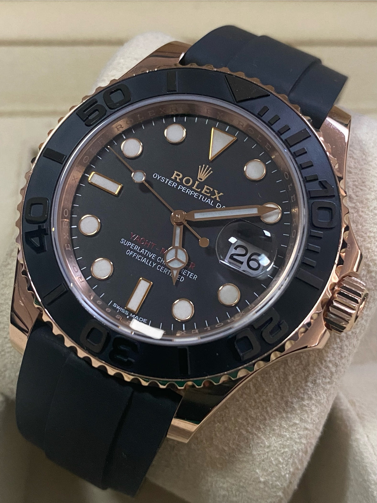 Rolex Everose Gold Yacht-Master 40 - Black Dial - Oysterflex Strap - 116655