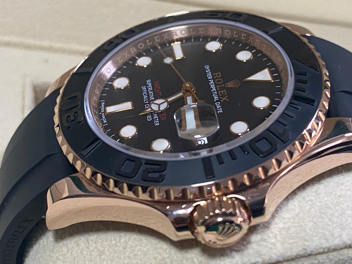 Rolex Everose Gold Yacht-Master 40 - Black Dial - Oysterflex Strap - 116655