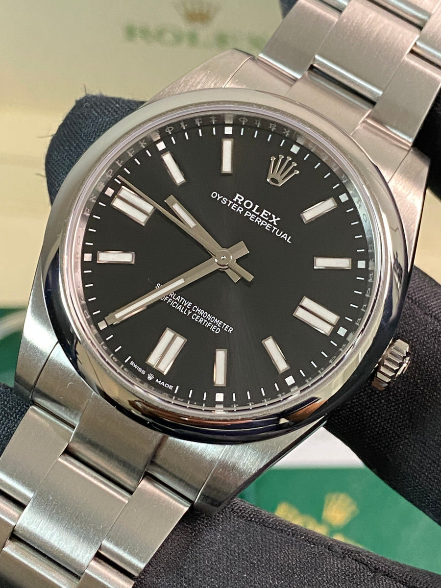 Rolex Oyster Perpetual 41 - 2024 - Domed Bezel - Black Index Dial - Oyster Bracelet - 124300 *FULL SET*