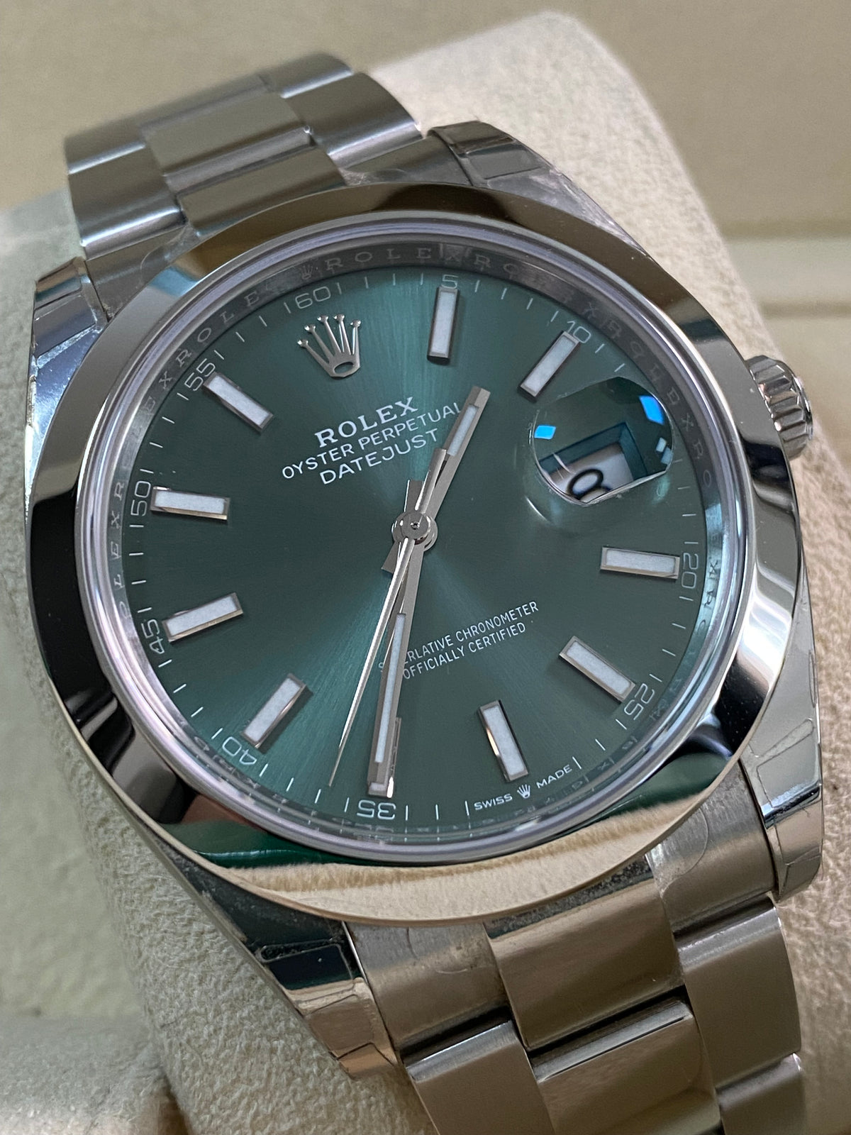 Rolex Steel Datejust 41 - 2023 - Smooth Bezel - Mint Green Dial - Oyster Bracelet - 126300 *FULL STICKERS*