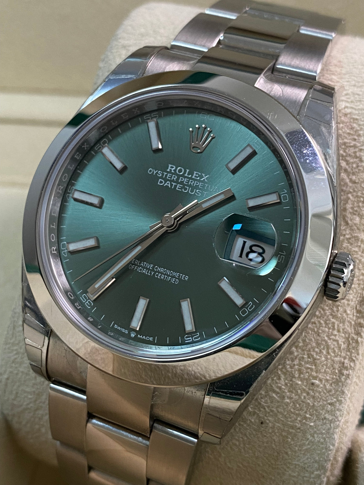 Rolex Steel Datejust 41 - 2023 - Smooth Bezel - Mint Green Dial - Oyster Bracelet - 126300 *FULL STICKERS*