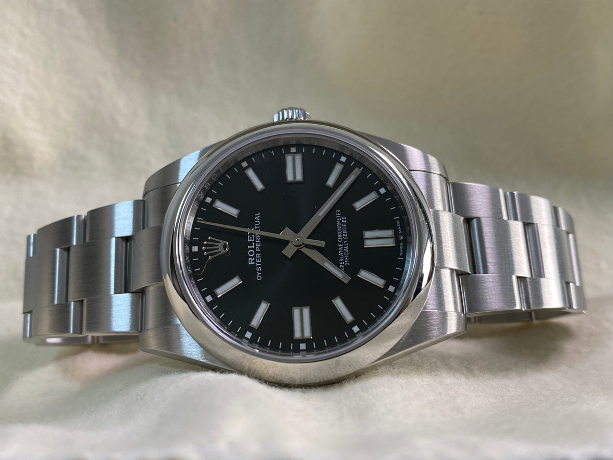 Rolex Oyster Perpetual 41 - 2023 - Domed Bezel - Black Index Dial - Oyster Bracelet - 124300 *FULL SET*