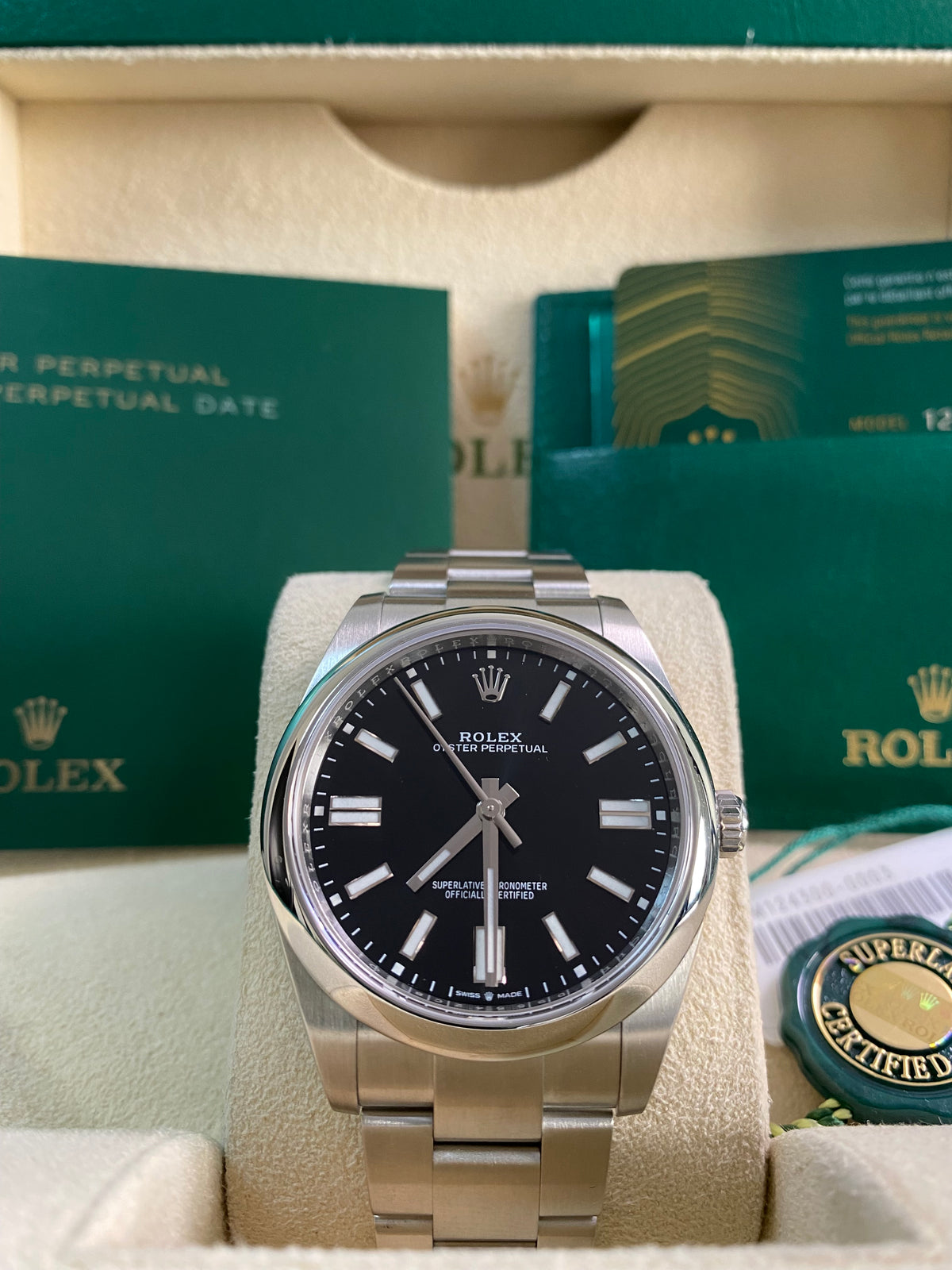 Rolex Oyster Perpetual 41 - 2023 - Domed Bezel - Black Index Dial - Oyster Bracelet - 124300 *FULL SET*