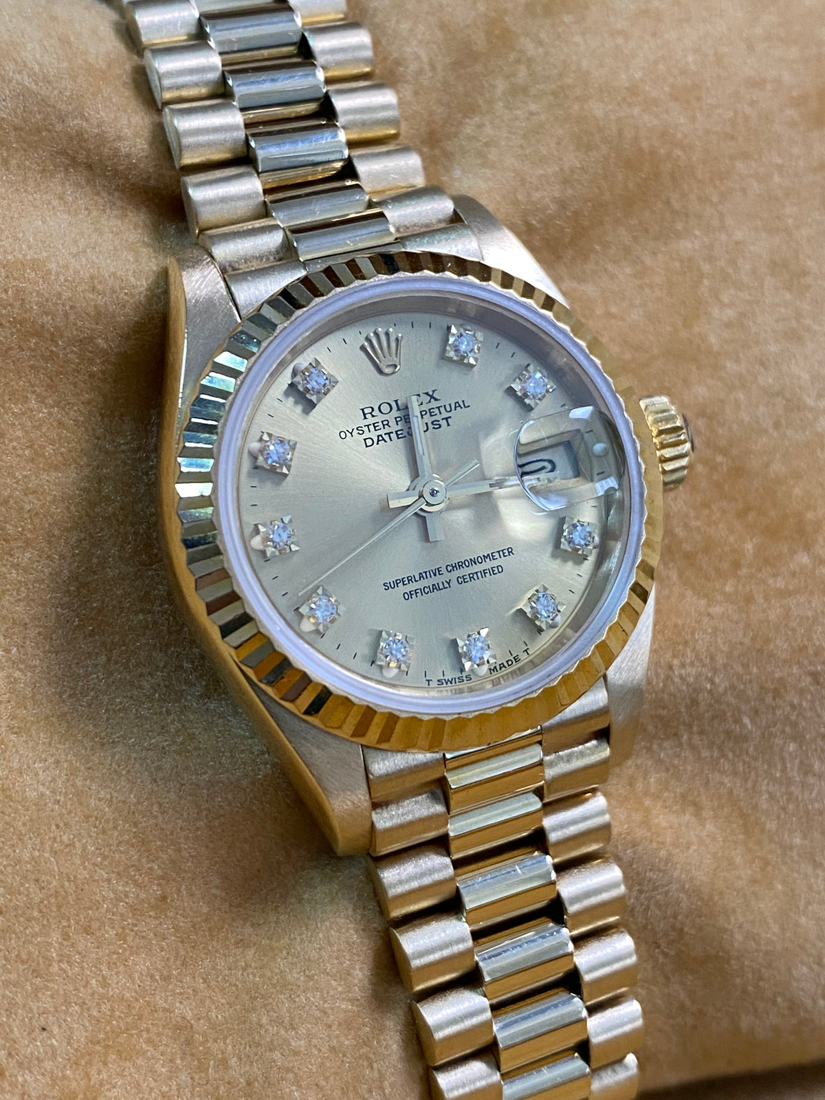 Rolex Yellow Gold Lady-Datejust - L serial - Fluted Bezel - Factory Diamond Dial - President Bracelet - 69178 *FULL SET*