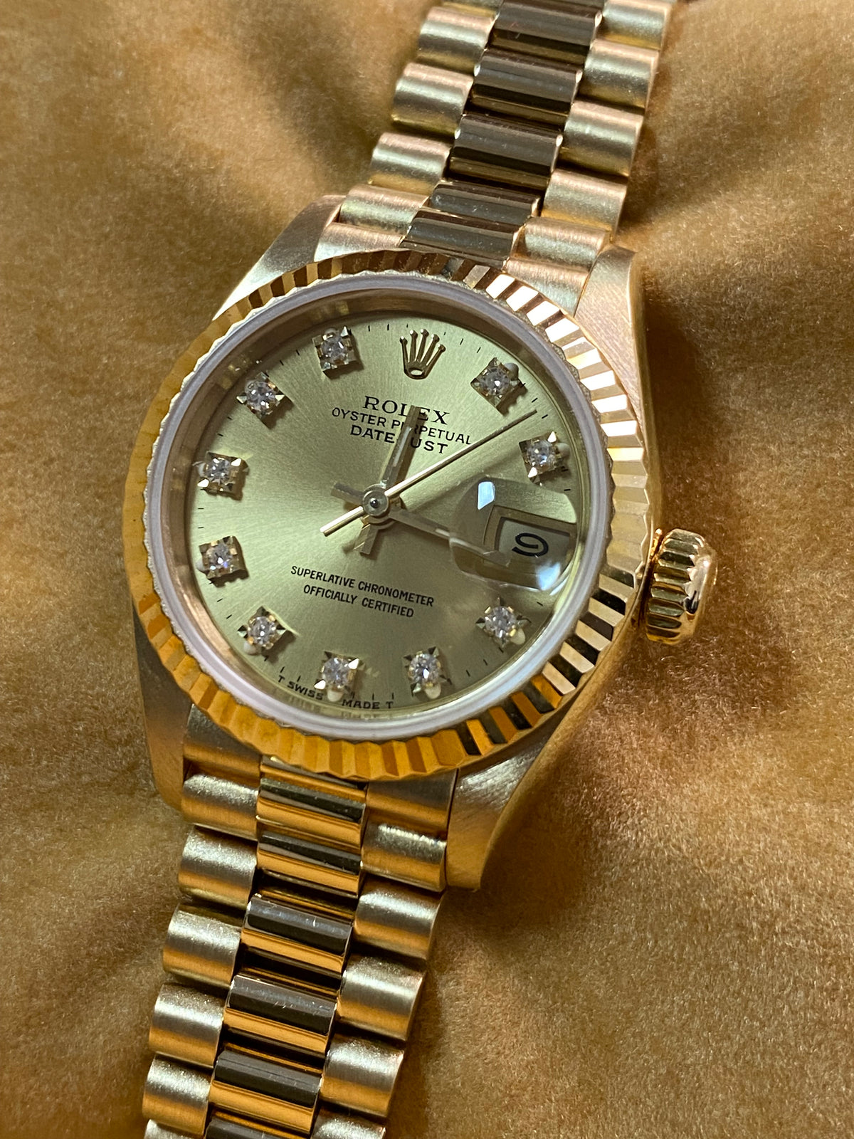 Rolex Yellow Gold Lady-Datejust - L serial - Fluted Bezel - Factory Diamond Dial - President Bracelet - 69178 *FULL SET*