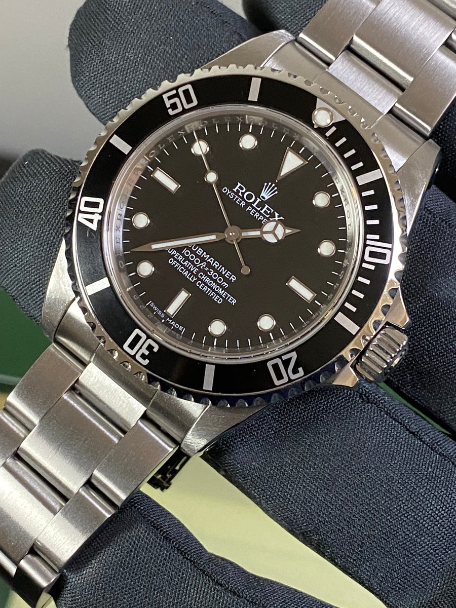 Rolex Steel No-Date Submariner - Z serial - Pre Ceramic Bezel - Black Dial - 14060M