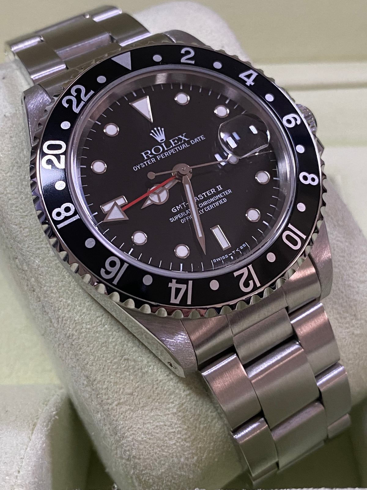 Rolex Steel GMT-Master II - U Serial - Pre Ceramic Bezel - Black Dial - Oyster Bracelet - 16710