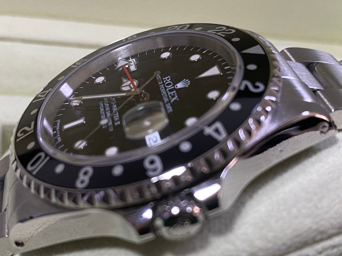 Rolex Steel GMT-Master II - U Serial - Pre Ceramic Bezel - Black Dial - Oyster Bracelet - 16710