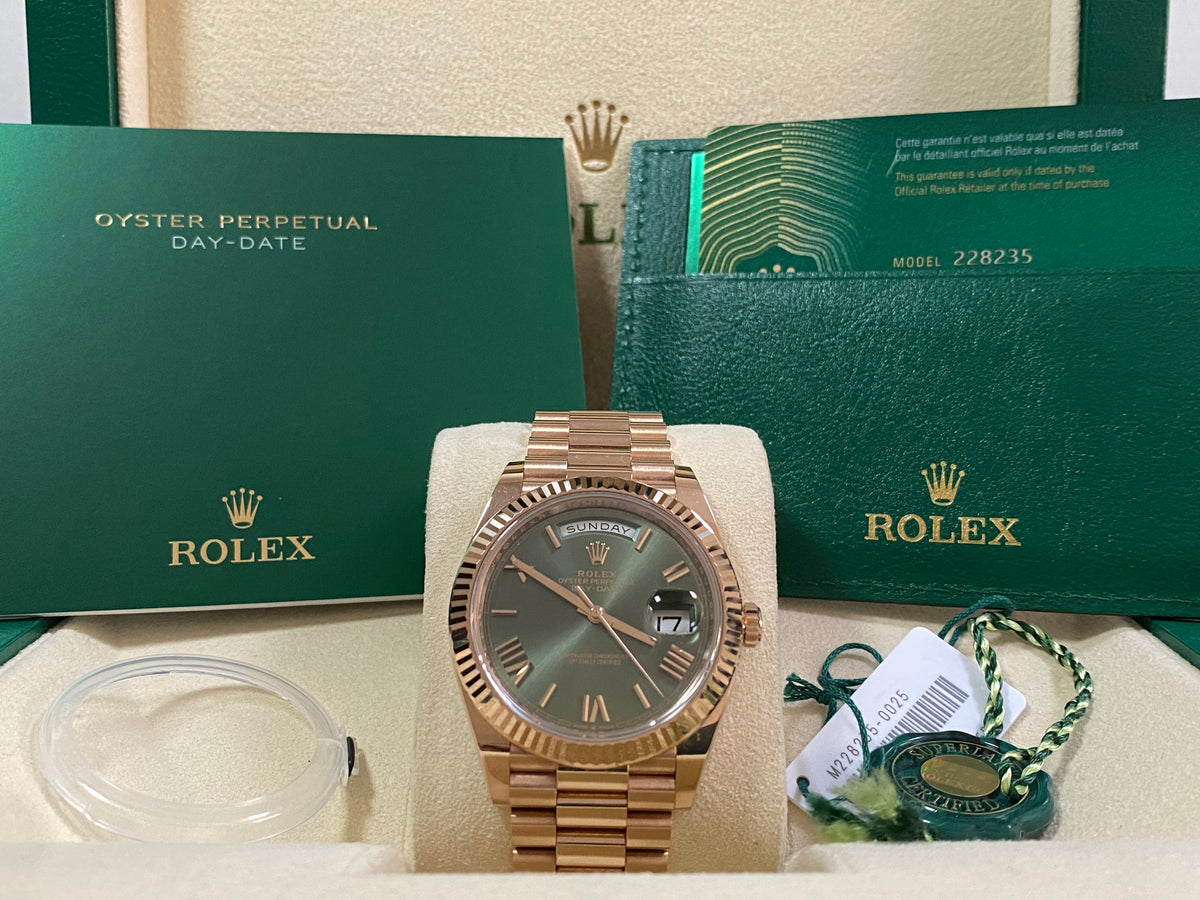 Rolex Everose Gold Day-Date 40 - 2020 - Fluted Bezel - Olive Green Roman Dial - President Bracelet - 228235 FULL SET