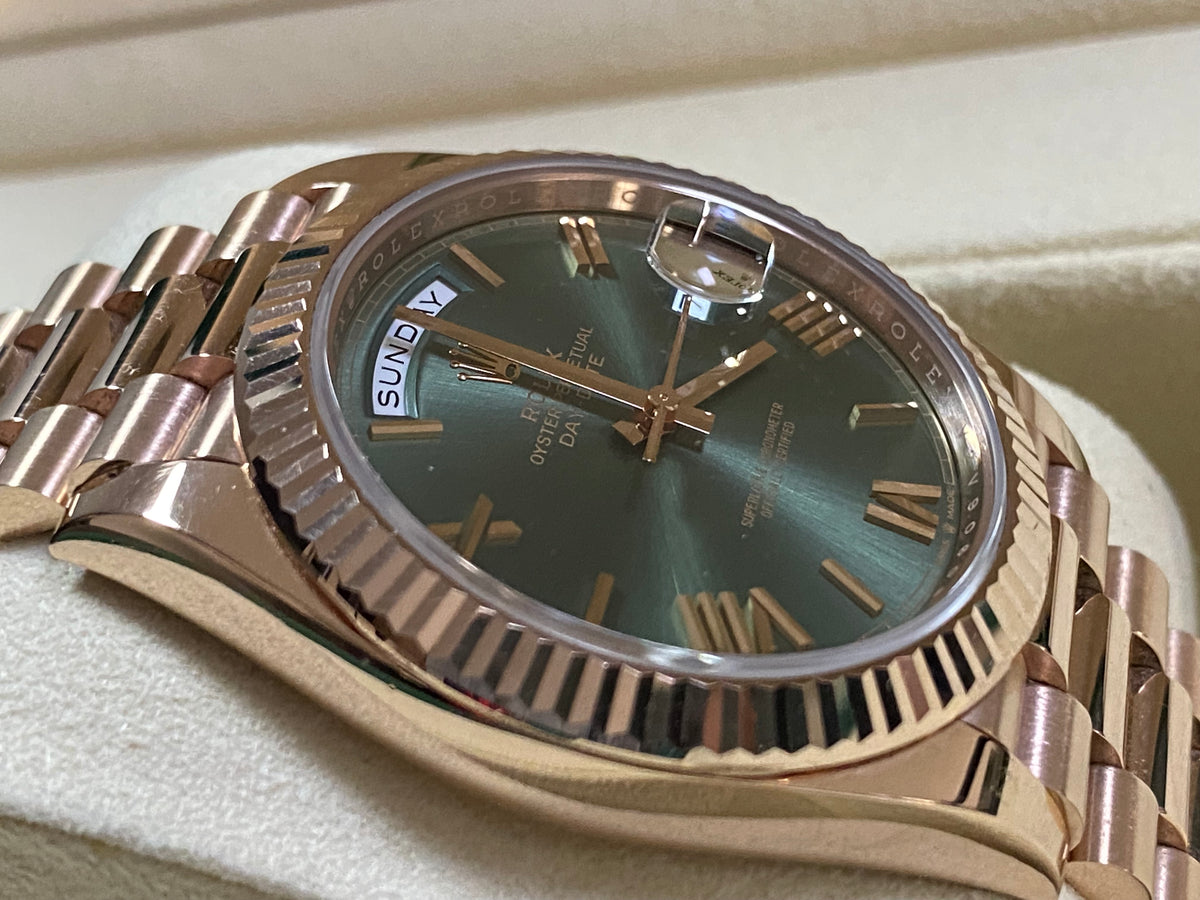 Rolex Everose Gold Day-Date 40 - 2020 - Fluted Bezel - Olive Green Roman Dial - President Bracelet - 228235 FULL SET