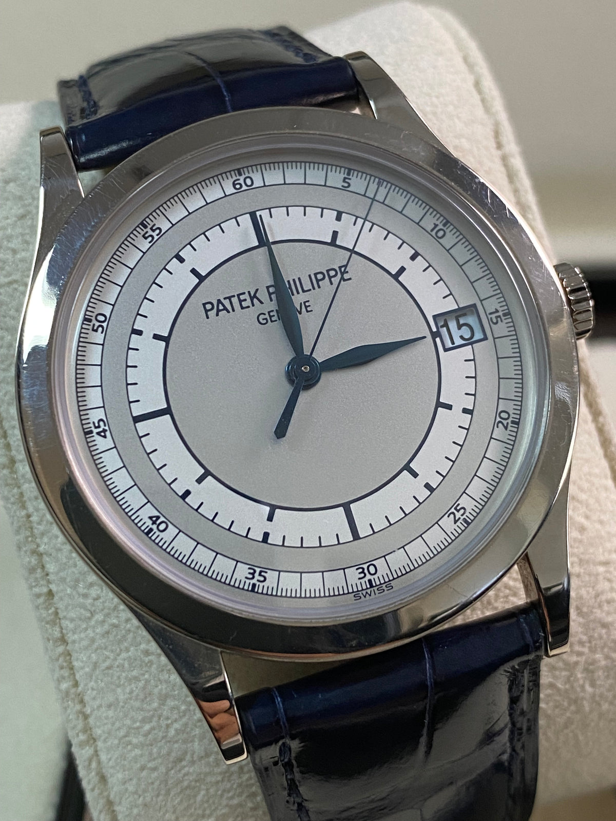 Patek Philippe Calatrava White Gold - 2016 - Silver Dial - Leather Strap - 5296G-001 *UNPOLISHED*