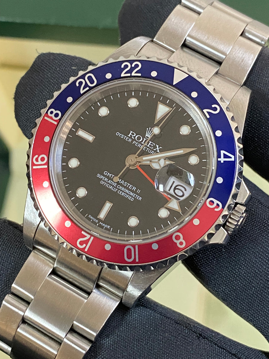 Rolex Steel GMT-Master II - D Serial - "Pepsi" Pre Ceramic Bezel - Black Dial - Oyster Bracelet - 16710 FULL SET