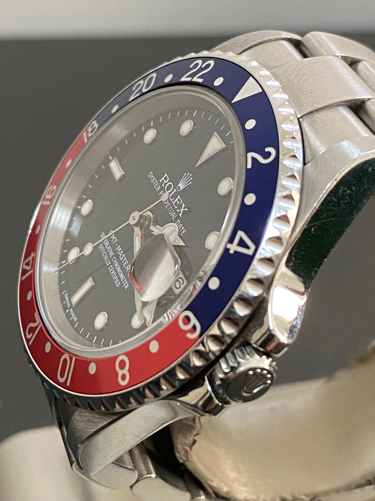 Rolex Steel GMT-Master II - D Serial - "Pepsi" Pre Ceramic Bezel - Black Dial - Oyster Bracelet - 16710 FULL SET