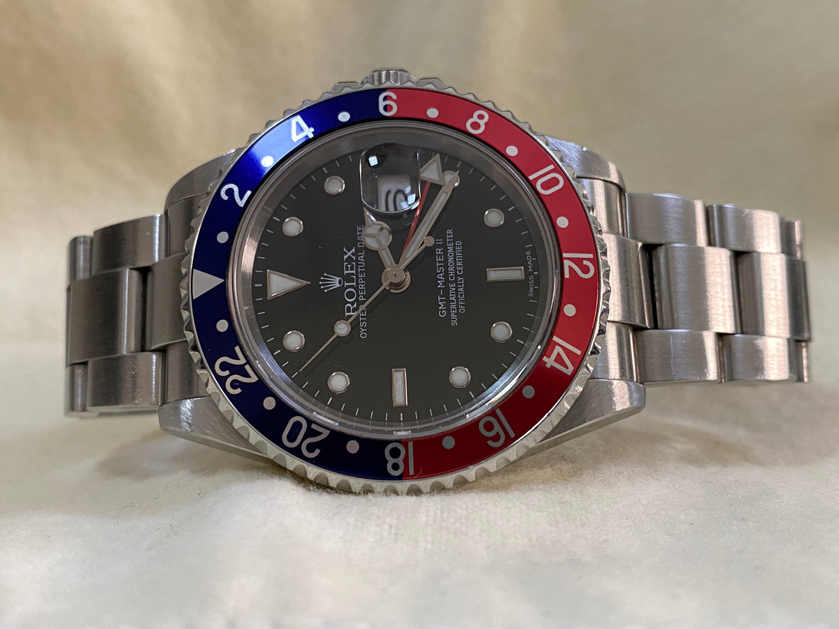 Rolex Steel GMT-Master II - D Serial - "Pepsi" Pre Ceramic Bezel - Black Dial - Oyster Bracelet - 16710 FULL SET