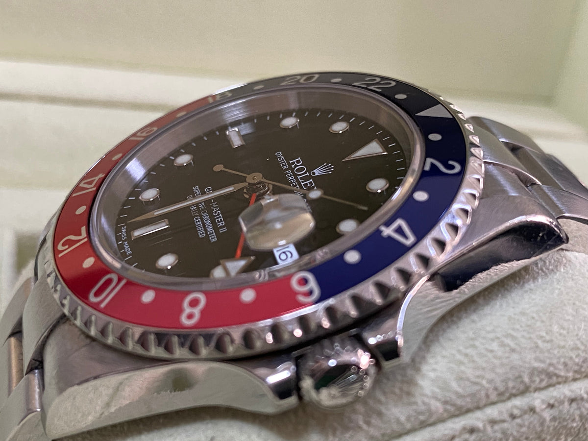 Rolex Steel GMT-Master II - D Serial - "Pepsi" Pre Ceramic Bezel - Black Dial - Oyster Bracelet - 16710 FULL SET