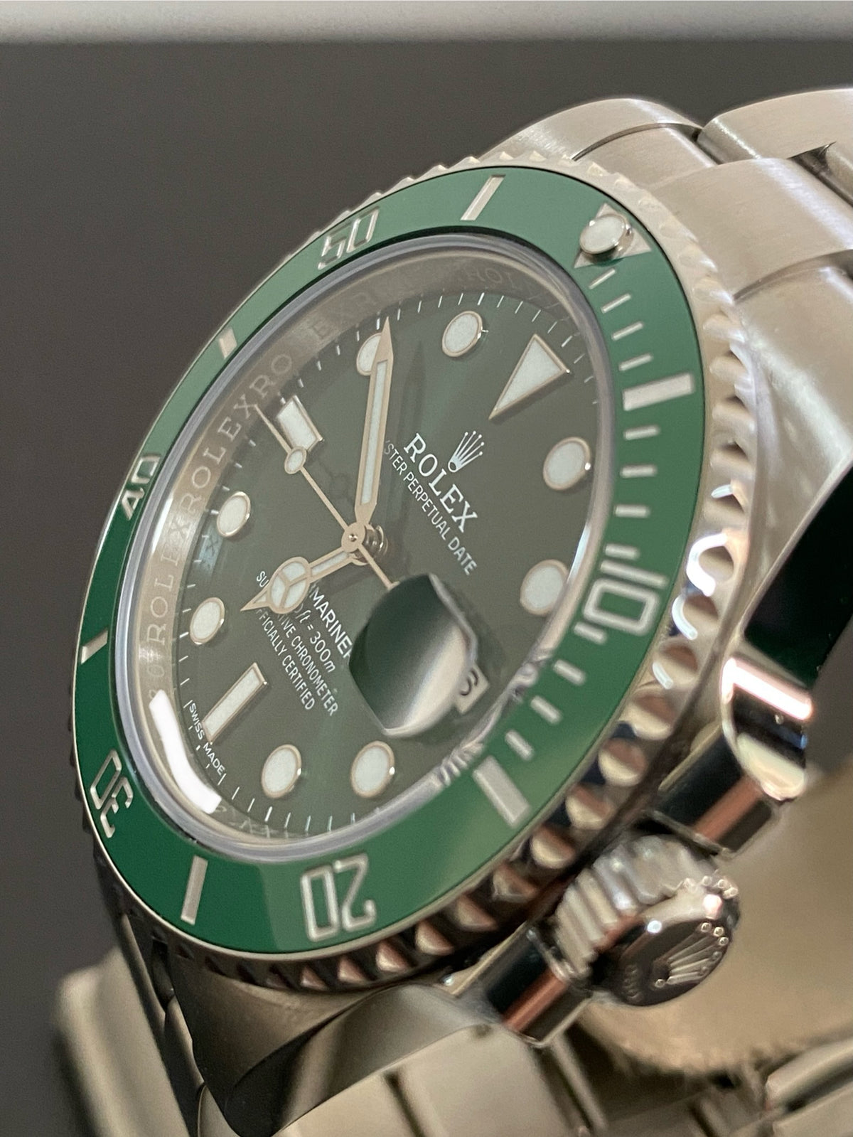 Rolex Steel Submariner Date - 2020 - "Hulk" - Green Dial - 116610LV New Style Card *FULL SET*