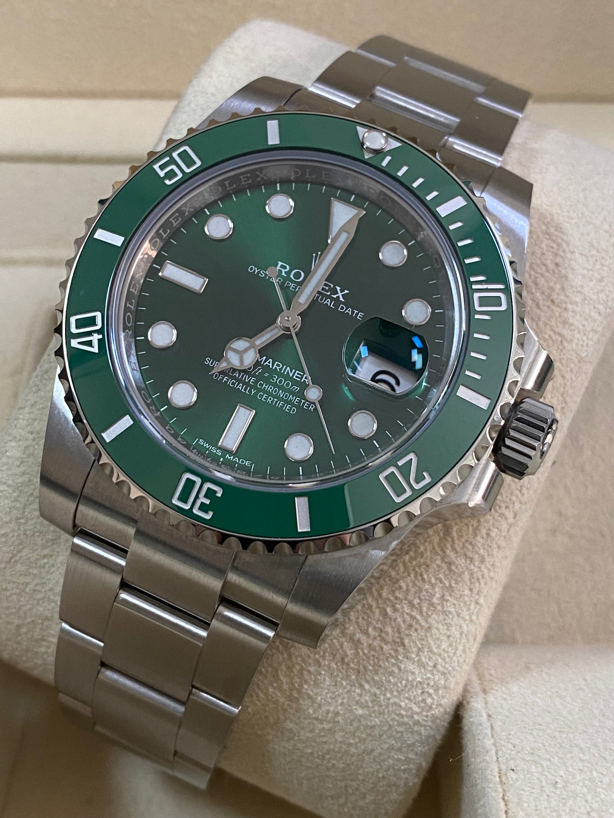 Rolex Steel Submariner Date - 2020 - "Hulk" - Green Dial - 116610LV New Style Card *FULL SET*