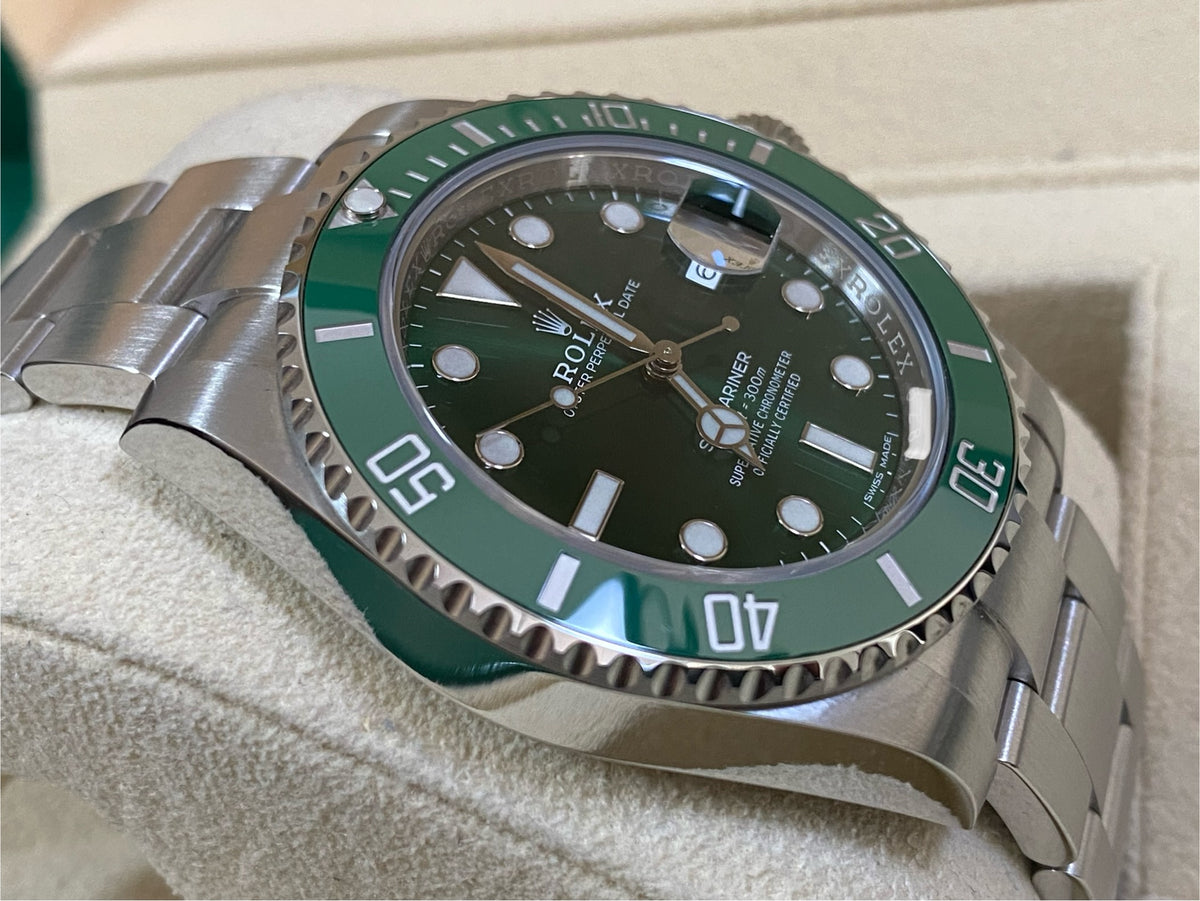 Rolex Steel Submariner Date - 2020 - "Hulk" - Green Dial - 116610LV New Style Card *FULL SET*