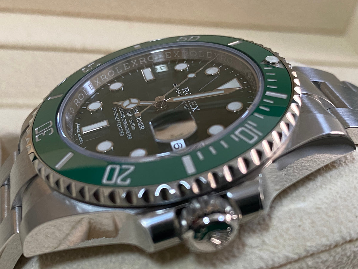 Rolex Steel Submariner Date - 2020 - "Hulk" - Green Dial - 116610LV New Style Card *FULL SET*