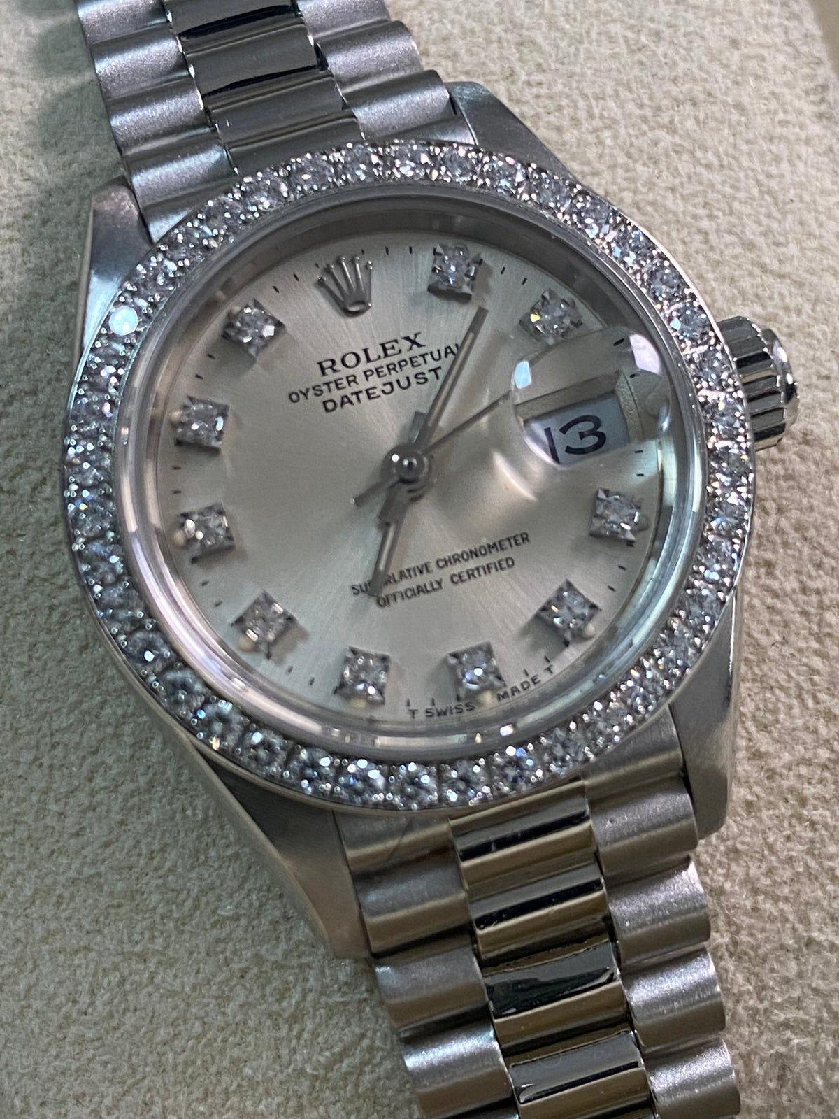 Rolex Platinum Lady-Datejust 26 - L serial - Diamond Bezel - Silver Diamond Dial - President Bracelet - 69136