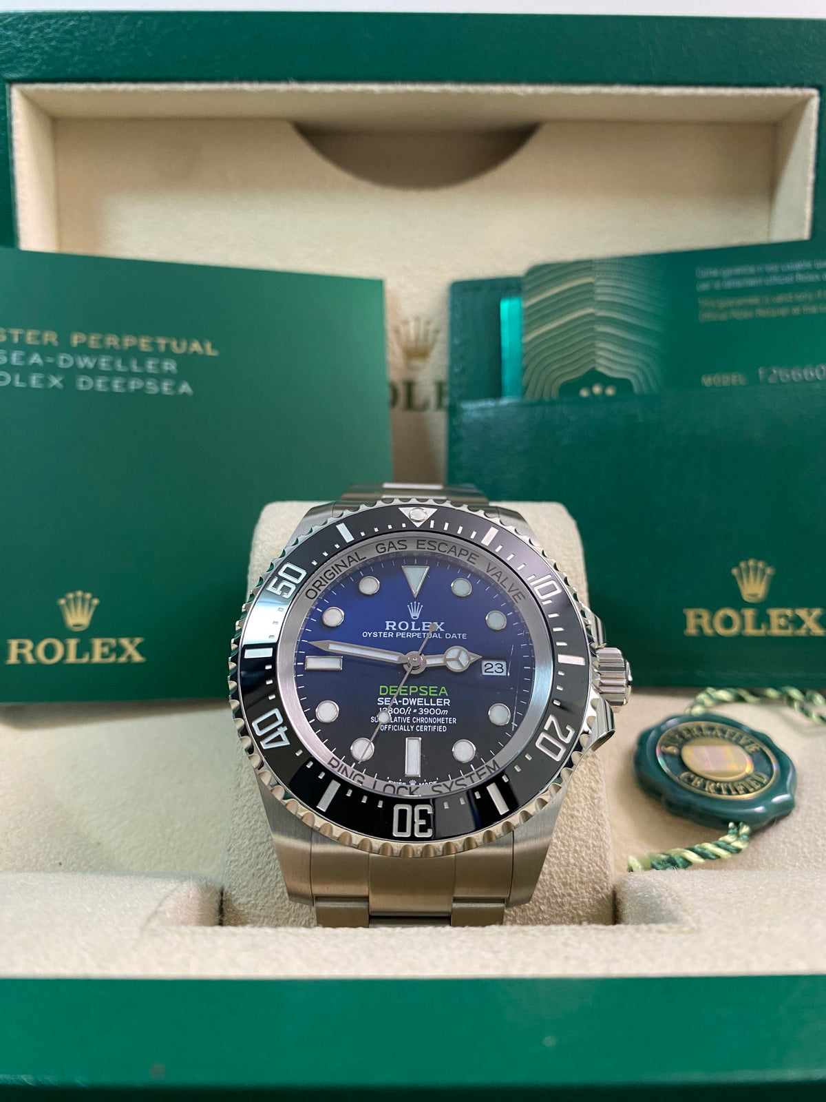 Rolex Sea-Dweller Deepsea 44 - 2020 - D-Blue "James Cameron" - 126660 *FULL SET*