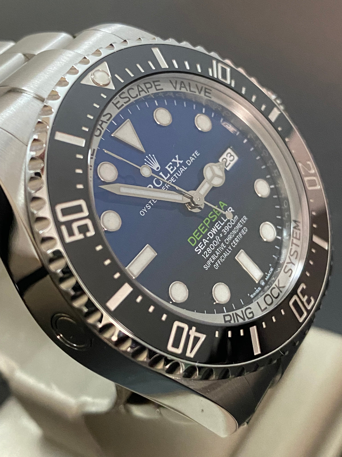 Rolex Sea-Dweller Deepsea 44 - 2020 - D-Blue "James Cameron" - 126660 *FULL SET*