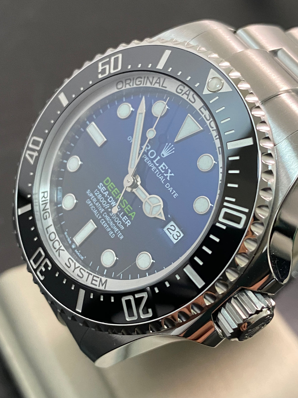 Rolex Sea-Dweller Deepsea 44 - 2020 - D-Blue "James Cameron" - 126660 *FULL SET*